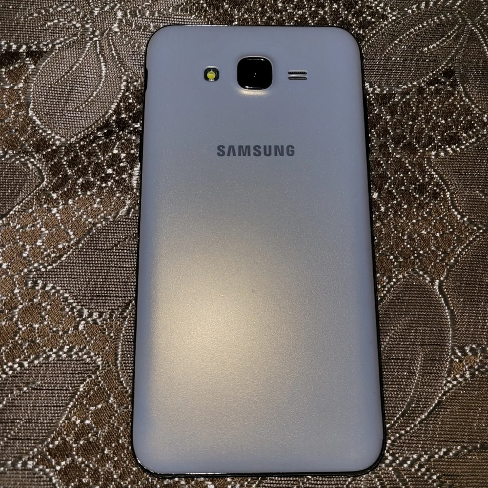 Samsung J7